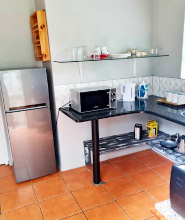 To Let 5 Bedroom Property for Rent in Meerensee Western Cape